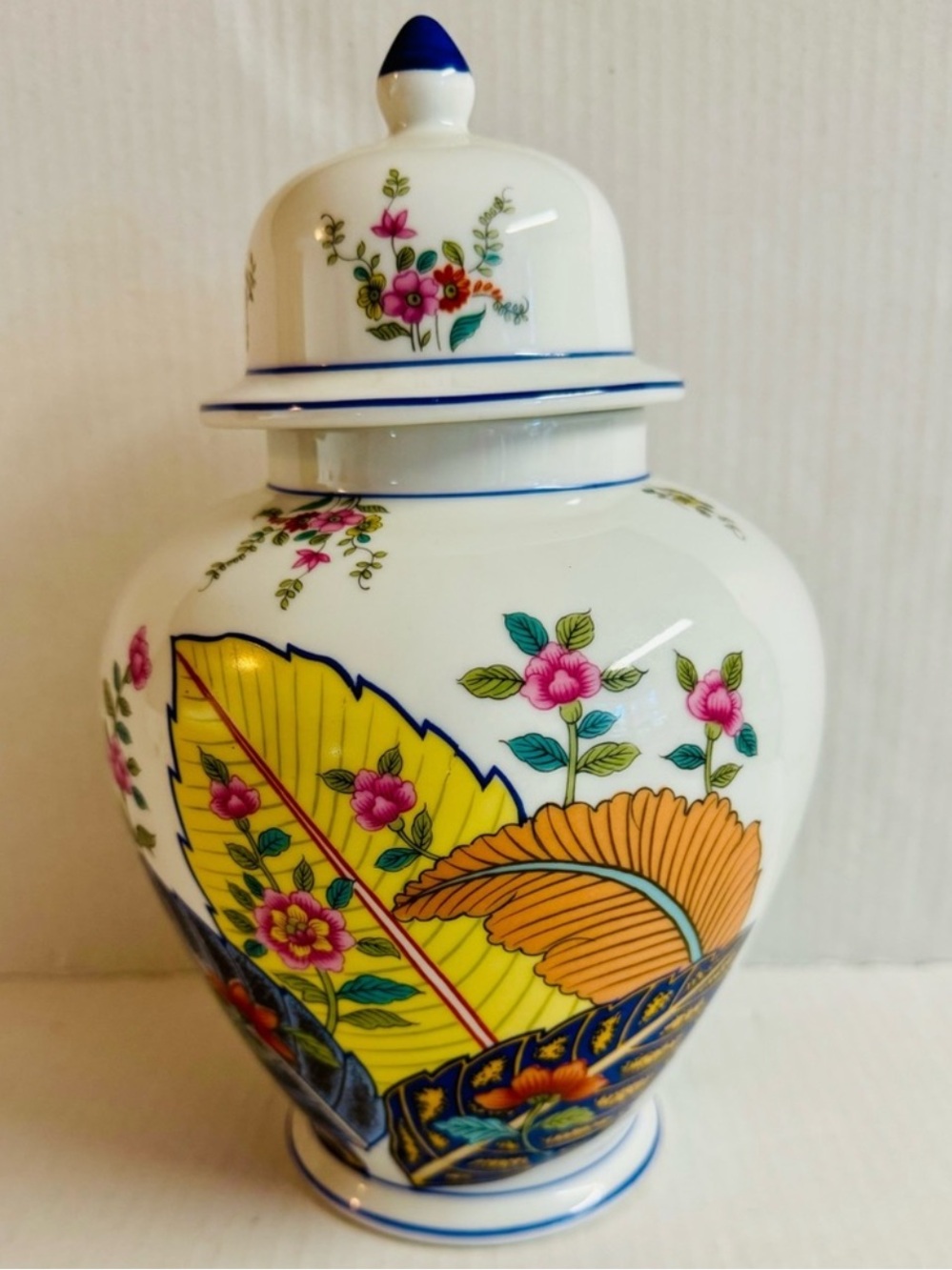 Vintage 70s Mann Tobacco Leaf Ginger White with Yellow & Pink Accents.Fine China